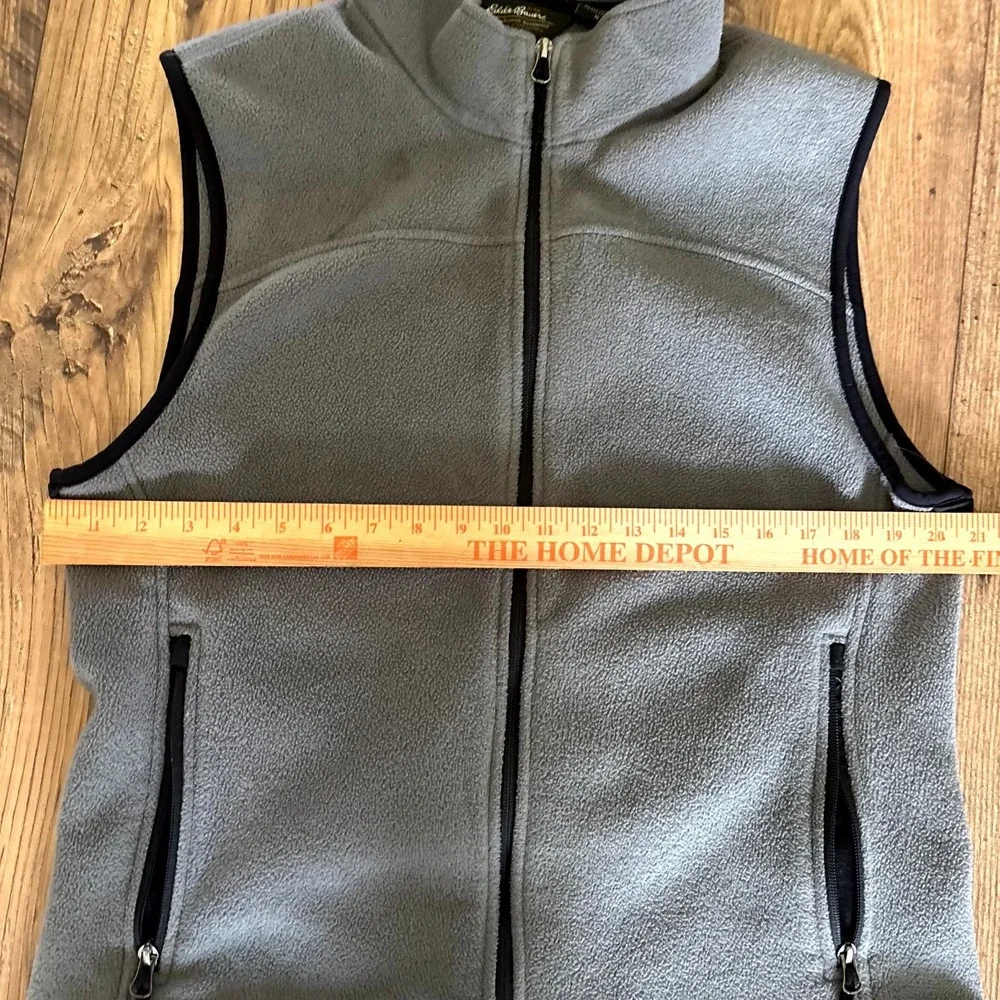 Eddie Bauer mock detail brand